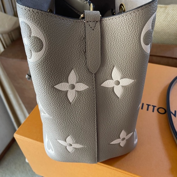Authentic LV Neo Noe Bi-color - Picture 13 of 14